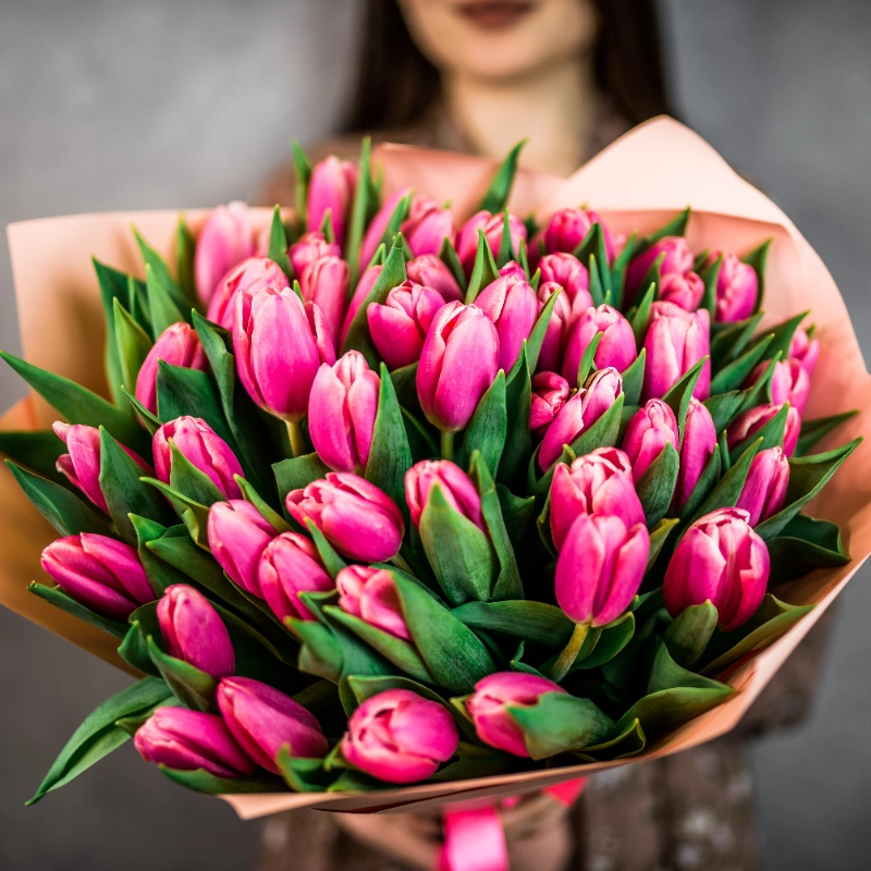 51 розовый тюльпан  от интернет-магазина «Flowers Studio»