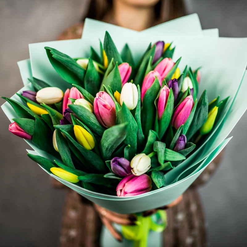 35 тюльпанов микс  от интернет-магазина «Flowers Studio»