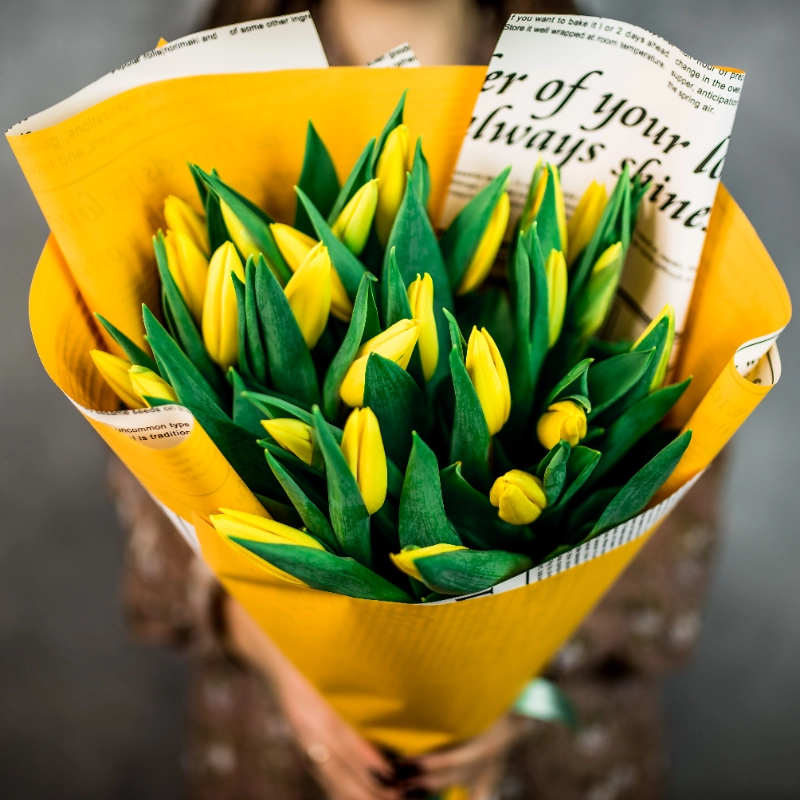 25 желтых тюльпанов  от интернет-магазина «Flowers Studio»