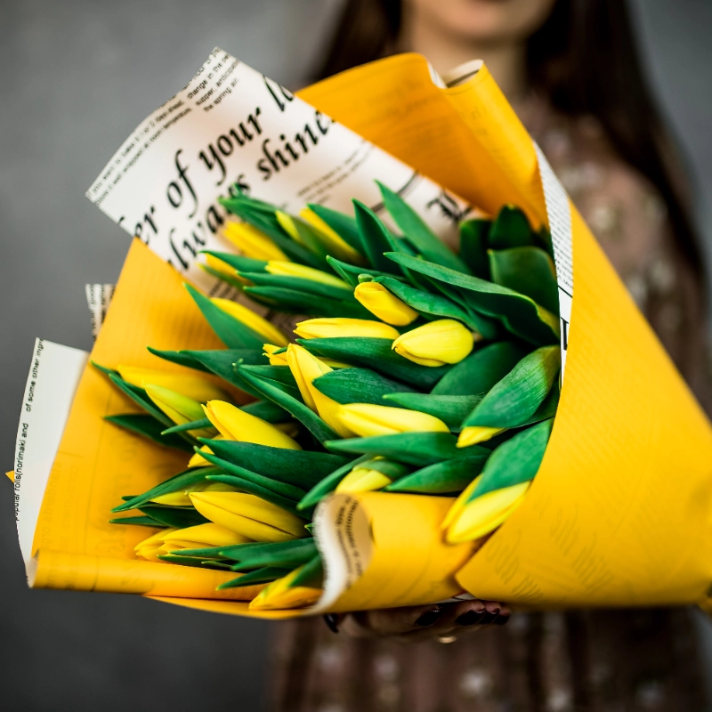 25 желтых тюльпанов  1